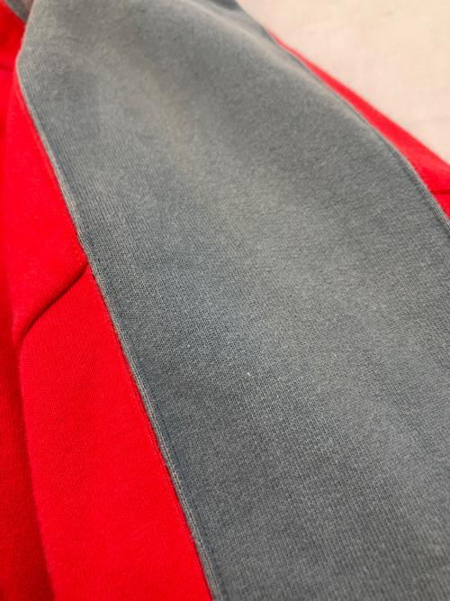 SUPREME（シュプリーム）SUPREME (シュプリーム) プルオーバーパーカー レッド サイズ:Mの古着・服飾アイテム