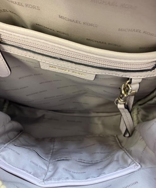 MICHAEL KORS（マイケルコース）MICHAEL KORS (マイケルコース) リュック ベージュの古着・服飾アイテム