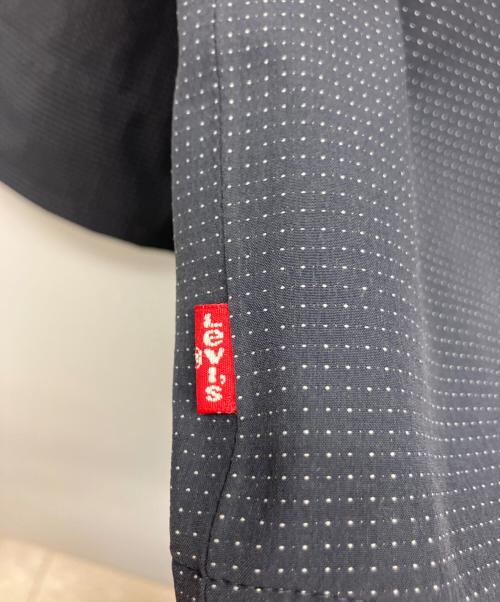 LEVI'S（リーバイス）LEVI'S (リーバイス) ナイロンジャケット グレー サイズ:Lの古着・服飾アイテム