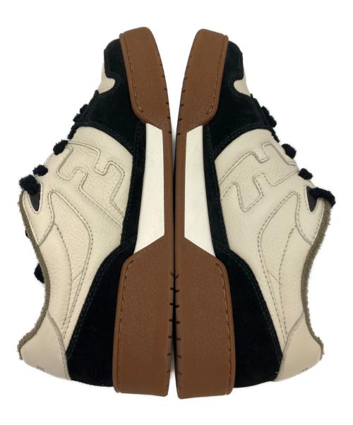 FENDI（フェンディ）FENDI (フェンディ) スニーカー ホワイト×ブラック サイズ:６の古着・服飾アイテム