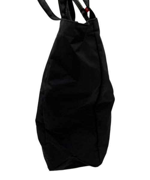 on（オン）On (オン) TOTE PACK ブラックの古着・服飾アイテム