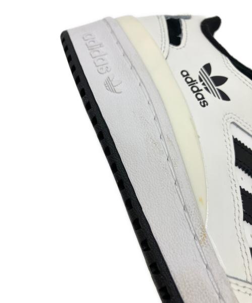 adidas（アディダス）adidas (アディダス) ローカットスニーカー ホワイト×ブラック サイズ:27.5の古着・服飾アイテム