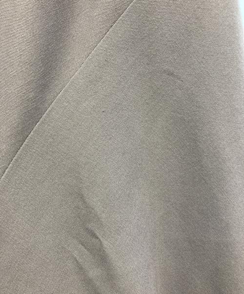 ISSEY MIYAKE FETE（イッセイミヤケフェット）ISSEY MIYAKE FETE (イッセイミヤケフェット) スカート グレー サイズ:2の古着・服飾アイテム