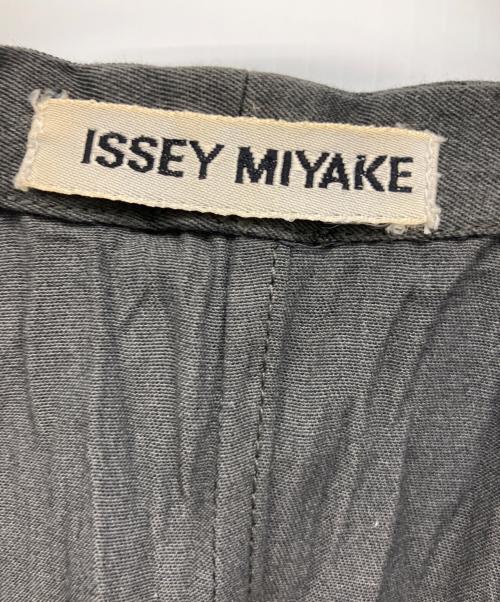 ISSEY MIYAKE（イッセイミヤケ）ISSEY MIYAKE (イッセイミヤケ) ベスト グレー サイズ:Lの古着・服飾アイテム