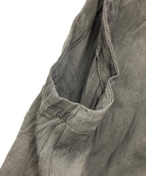 ISSEY MIYAKE（イッセイミヤケ）ISSEY MIYAKE (イッセイミヤケ) ベスト グレー サイズ:Lの古着・服飾アイテム