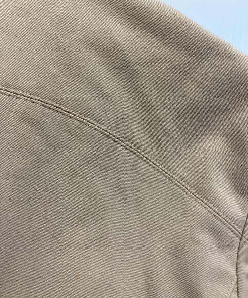 ISSEY MIYAKE（イッセイミヤケ）ISSEY MIYAKE (イッセイミヤケ) スタンドカラージャケット ベージュ サイズ:2の古着・服飾アイテム