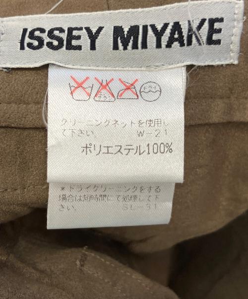 ISSEY MIYAKE（イッセイミヤケ）ISSEY MIYAKE (イッセイミヤケ) スウェードタッチシワ加工スタッズパンツ ブラウン サイズ:Sの古着・服飾アイテム