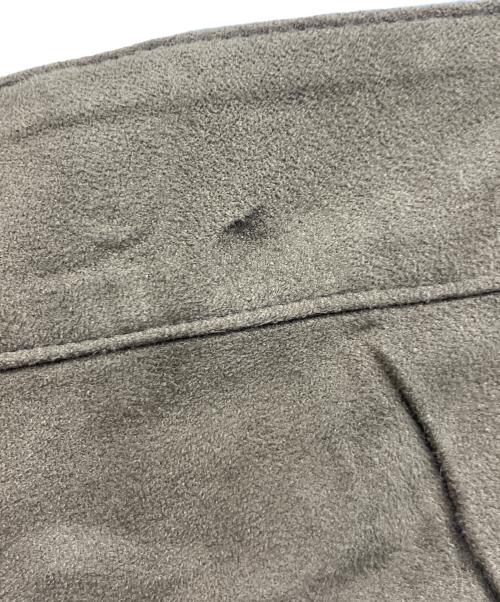 ISSEY MIYAKE（イッセイミヤケ）ISSEY MIYAKE (イッセイミヤケ) スウェードタッチシワ加工スタッズパンツ ブラウン サイズ:Sの古着・服飾アイテム