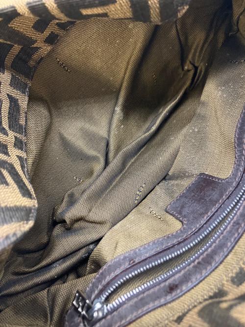 FENDI（フェンディ）FENDI (フェンディ) ショルダーバッグ ブラウンの古着・服飾アイテム