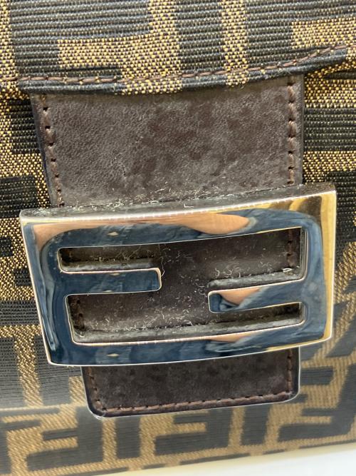 FENDI（フェンディ）FENDI (フェンディ) ショルダーバッグ ブラウンの古着・服飾アイテム