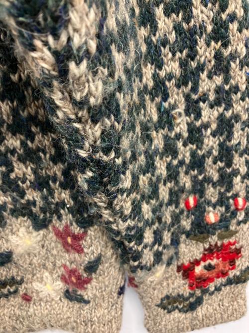 L.L.Bean（エルエルビーン）L.L.Bean (エルエルビーン) ニットカーディガン ベージュ×グリーン サイズ:Sの古着・服飾アイテム