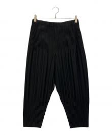 HOMME PLISSE ISSEY MIYAKE（オム プリッセ イッセイ ミヤケ）の古着「プリーツパンツ」｜ブラック