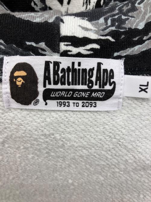 A BATHING APE（アベイシングエイプ）A BATHING APE (アベイシングエイプ) BAPE Palm Tree Camo Relaxed Fit Shark Full Zip Hoodie ブラック×ホワイト サイズ:XLの古着・服飾アイテム