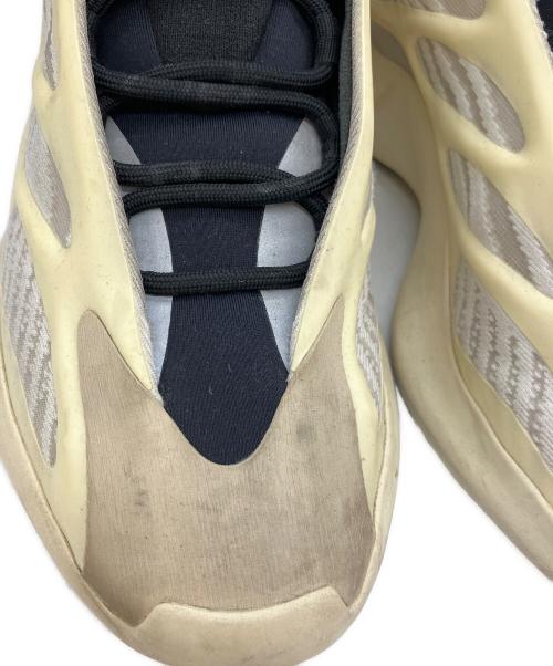 adidas（アディダス）adidas (アディダス) YEEZY 700 V3 Azael アイボリー サイズ:28の古着・服飾アイテム