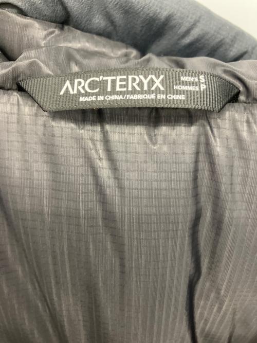 ARC'TERYX（アークテリクス）ARC'TERYX (アークテリクス) 中綿ジャケット ネイビー サイズ:Sの古着・服飾アイテム