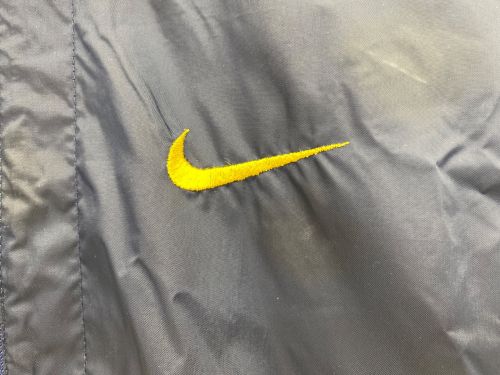 NIKE（ナイキ）NIKE (ナイキ) アノラックパーカー ネイビー×イエロー サイズ:Mの古着・服飾アイテム