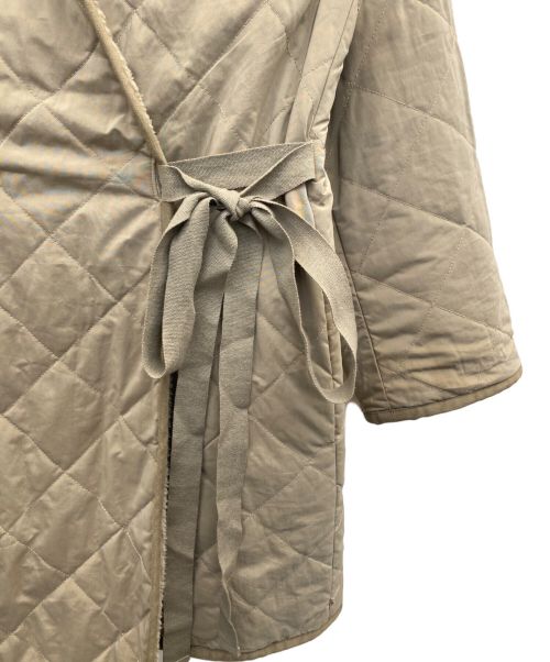 6(ROKU) BEAUTY&YOUTH（ロク ビューティーアンドユース）6(ROKU) BEAUTY&YOUTH (ロク ビューティーアンドユース) リバーシブルボアキルティングコート ベージュ サイズ:38の古着・服飾アイテム
