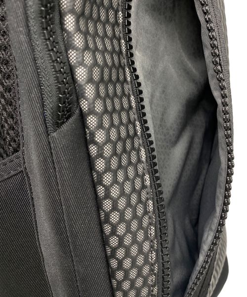 TUMI（トゥミ）TUMI (トゥミ) リュック ブラック×ブルー×シルバーの古着・服飾アイテム