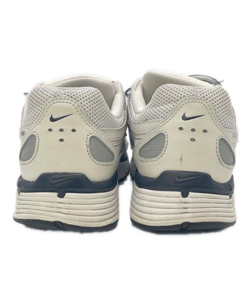 NIKE（ナイキ）NIKE (ナイキ) ローカットスニーカー ホワイト×ネイビー サイズ:27の古着・服飾アイテム