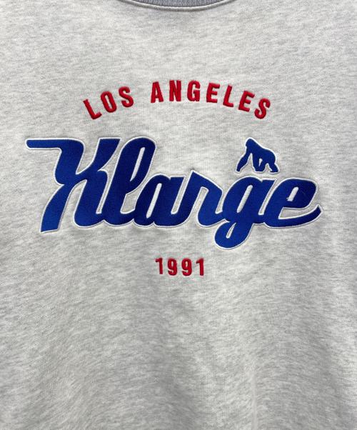 X-LARGE（エクストララージ）X-LARGE (エクストララージ) TEAM LOGO 2TONE CREWNECK SWEAT（チームロゴ クルーネックスウェット） グレー サイズ:XLの古着・服飾アイテム