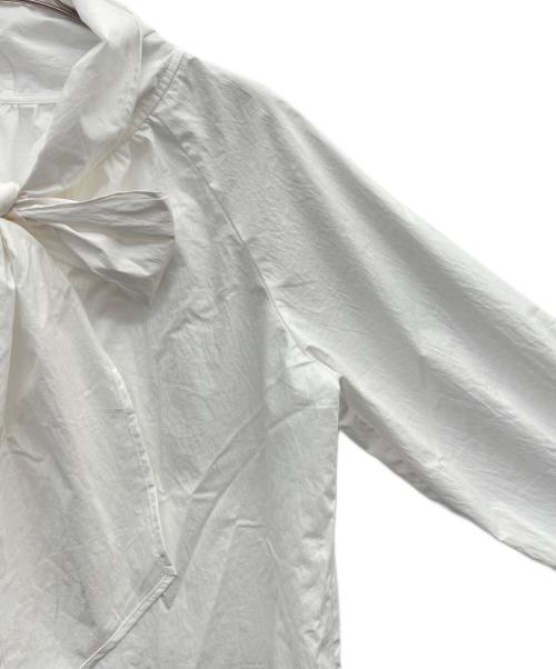 Omekashi（オメカシ）Omekashi (オメカシ) オフショルボウタイブラウス ホワイト サイズ:Fの古着・服飾アイテム