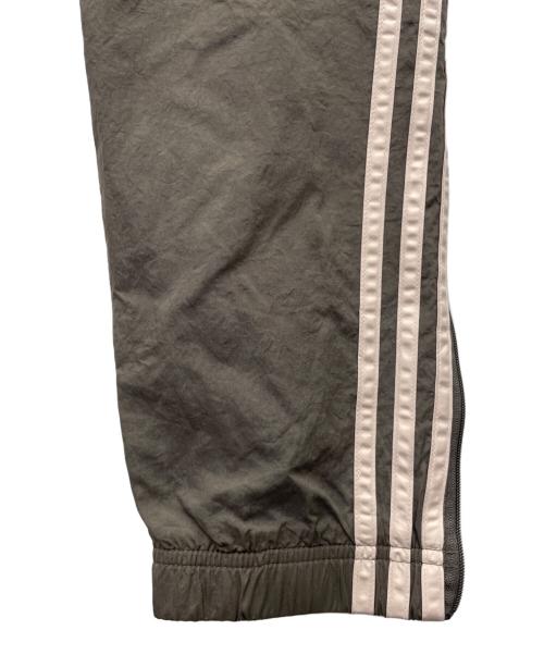 adidas（アディダス）adidas (アディダス) トラックパンツ ブラウン サイズ:Mの古着・服飾アイテム