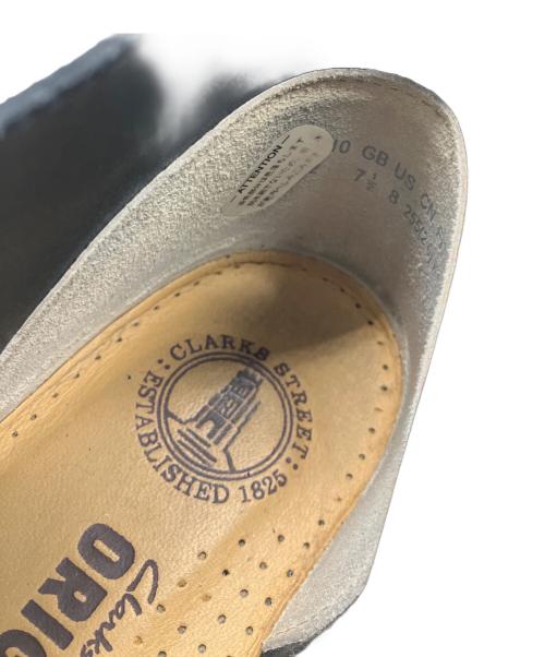 CLARKS（クラークス）CLARKS (クラークス) チャッカーブーツ グレー サイズ:25.5の古着・服飾アイテム