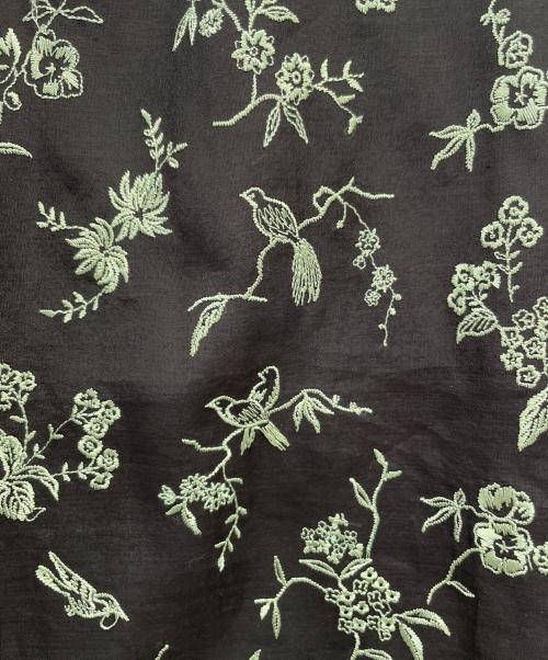 Lily Brown（リリーブラウン）Lily Brown (リリーブラウン) ボタニカルエンブロイダリーチャイナブラウス ブラック サイズ:oneの古着・服飾アイテム