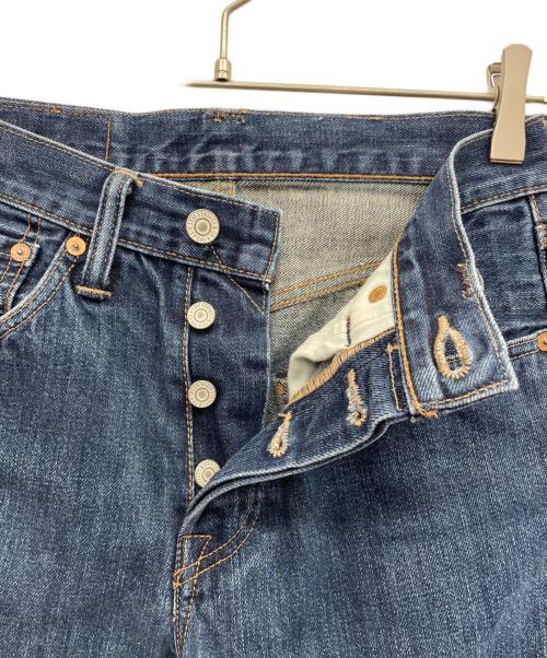 LEVI'S（リーバイス）LEVI'S (リーバイス) ストレートデニムパンツ ブルー サイズ:Ｗ28Ｌ34の古着・服飾アイテム