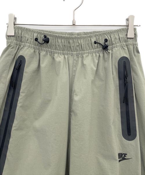 NIKE（ナイキ）NIKE (ナイキ)  Tech Men's Woven Open-Hem Pants（テック メンズ ウーブン オープンヘム パンツ） オリーブ サイズ:Ｓの古着・服飾アイテム
