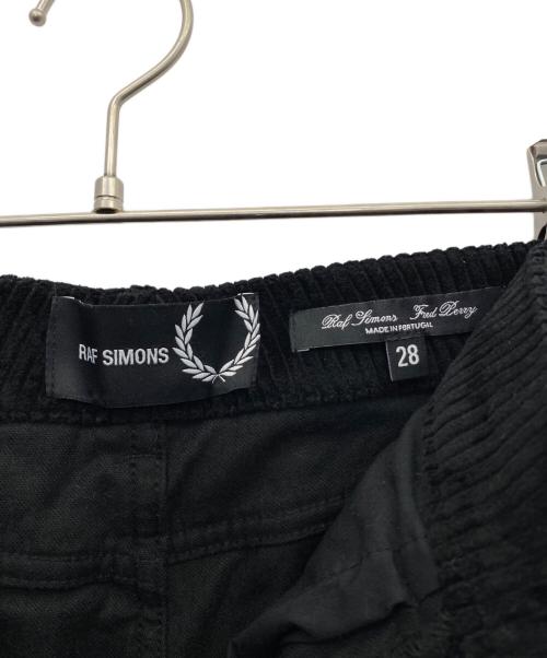 RAF SIMONS（ラフシモンズ）RAF SIMONS (ラフシモンズ) FRED PERRY (フレッドペリー) コーデュロイトラウザーパンツ ブラック サイズ:28の古着・服飾アイテム