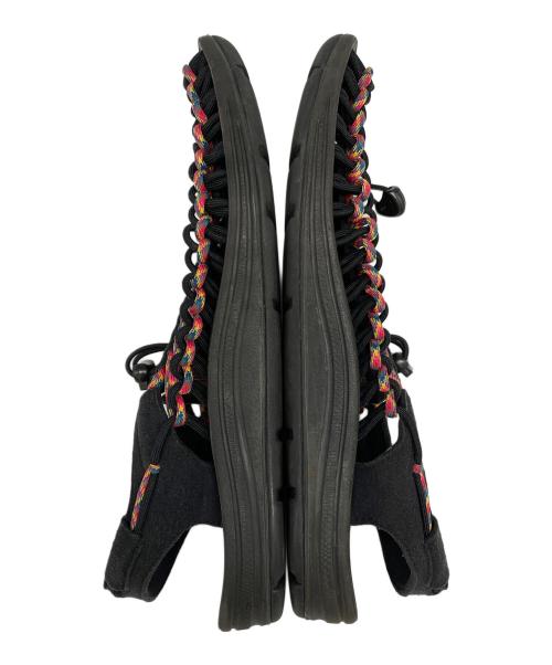 KEEN（キーン）KEEN (キーン) UNEEK X ブラック×レッド サイズ:28.5㎝の古着・服飾アイテム