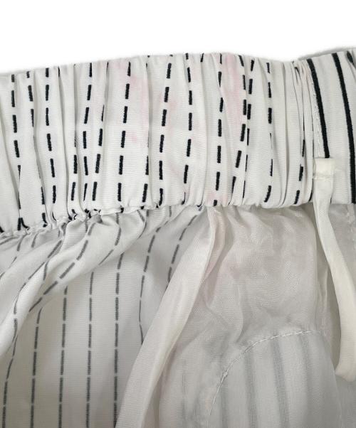 PRADA（プラダ）PRADA (プラダ) ハーフパンツ　Casual Shorts ホワイト サイズ:40の古着・服飾アイテム