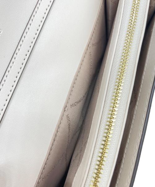MICHAEL KORS（マイケル・コース）MICHAEL KORS (マイケルコース) ショルダーバッグ ホワイトの古着・服飾アイテム