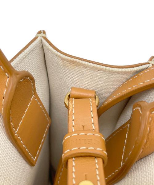 CELINE（セリーヌ）CELINE (セリーヌ) ショルダーバッグ ホワイト×ブラウンの古着・服飾アイテム