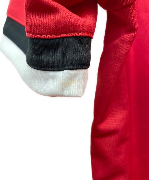 マンチェスターユナイテッド（マンチェスターユナイテッド）マンチェスターユナイテッド (マンチェスターユナイテッド) adidas (アディダス) サッカーユニフォーム サッカーユニフォーム マンチェスターユナイテッド　2017-18 ホーム レッド サイズ:Sの古着・服飾アイテム
