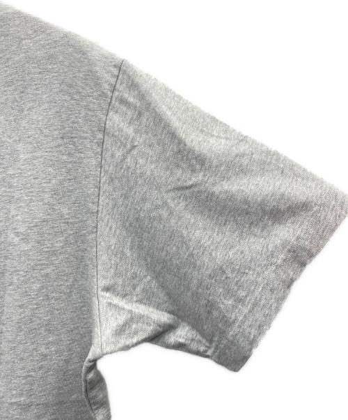 J.W.ANDERSON（ジェイダブリューアンダーソン）J.W.ANDERSON (ジェイダブリューアンダーソン) クレイ トロンプルイユプリントTシャツ グレー サイズ:Ｓの古着・服飾アイテム