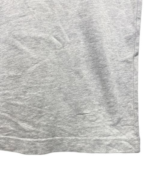 J.W.ANDERSON（ジェイダブリューアンダーソン）J.W.ANDERSON (ジェイダブリューアンダーソン) クレイ トロンプルイユプリントTシャツ グレー サイズ:Ｓの古着・服飾アイテム