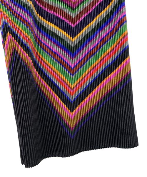 ISSEY MIYAKE FETE（イッセイミヤケフェット）ISSEY MIYAKE FETE (イッセイミヤケフェット) プリーツパンツ ブラック サイズ:00の古着・服飾アイテム