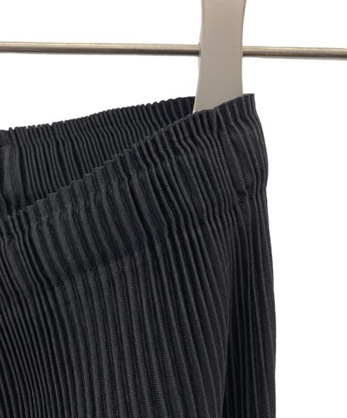 ISSEY MIYAKE FETE（イッセイミヤケフェット）ISSEY MIYAKE FETE (イッセイミヤケフェット) プリーツパンツ ブラック サイズ:00の古着・服飾アイテム