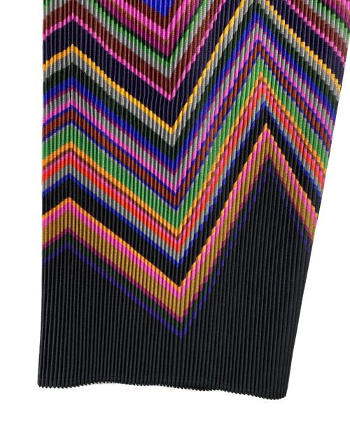 ISSEY MIYAKE FETE（イッセイミヤケフェット）ISSEY MIYAKE FETE (イッセイミヤケフェット) プリーツパンツ ブラック サイズ:00の古着・服飾アイテム