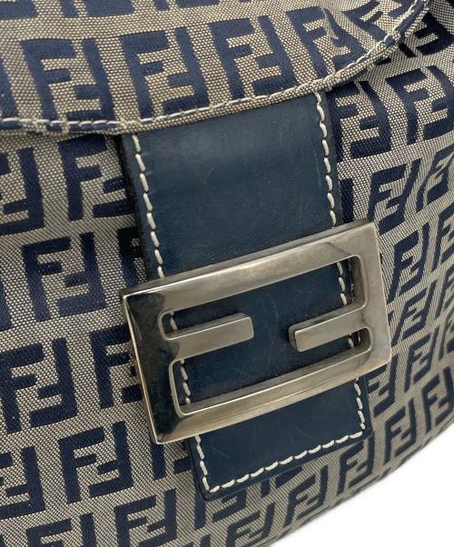 FENDI（フェンディ）FENDI (フェンディ) ショルダーバッグ ベージュの古着・服飾アイテム