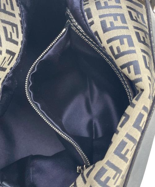 FENDI（フェンディ）FENDI (フェンディ) ショルダーバッグ ベージュの古着・服飾アイテム