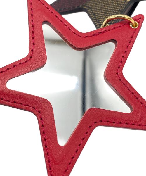 BLUE LABEL CRESTBRIDGE（ブルーレーベルクレストブリッジ）BLUE LABEL CRESTBRIDGE (ブルーレーベルクレストブリッジ) ミラーチャーム レッド×ブラックの古着・服飾アイテム