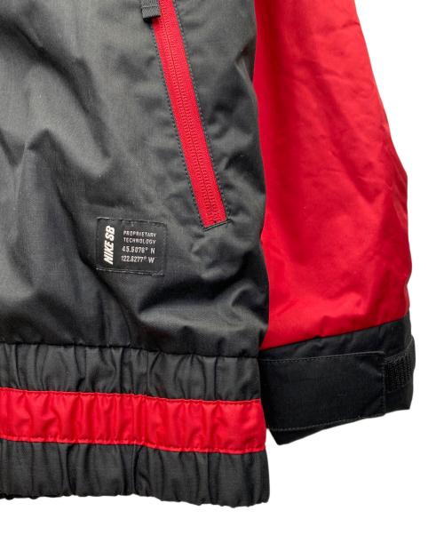 NIKE SB（ナイキエスビー）NIKE SB (ナイキエスビー) 中綿ジャケット レッド×ブラック サイズ:Ｍの古着・服飾アイテム