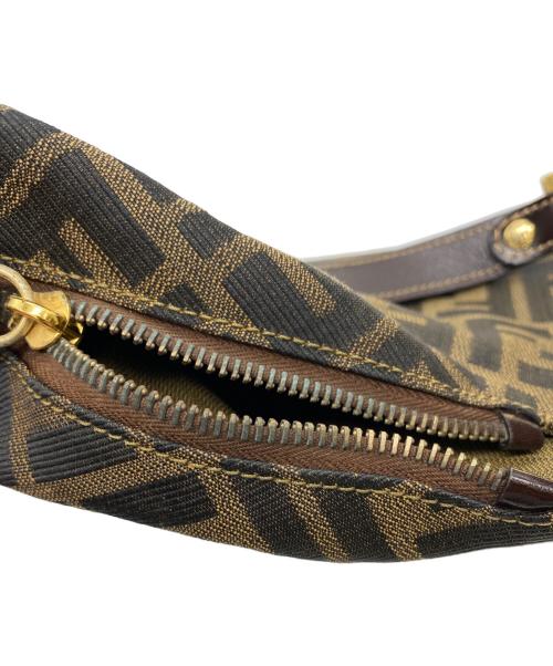 FENDI（フェンディ）FENDI (フェンディ) ショルダーバッグ ブラウンの古着・服飾アイテム