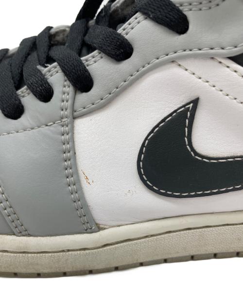 NIKE（ナイキ）NIKE (ナイキ) Air Jordan 1 Mid（エアジョーダン1 ミッド） グレー×ホワイト サイズ:28㎝の古着・服飾アイテム