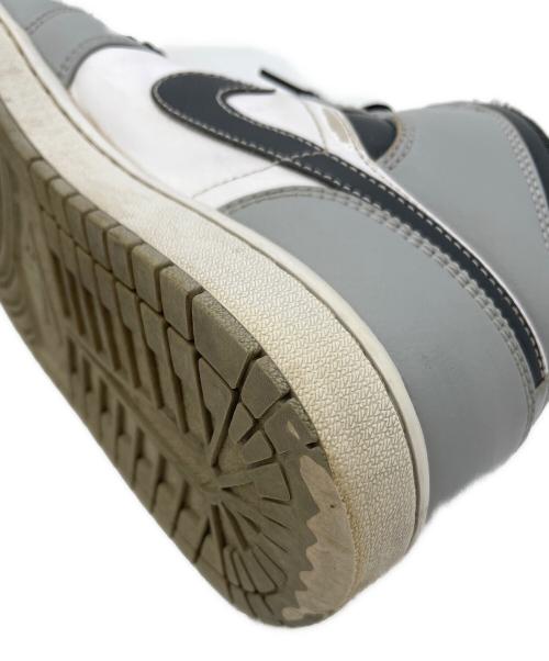 NIKE（ナイキ）NIKE (ナイキ) Air Jordan 1 Mid（エアジョーダン1 ミッド） グレー×ホワイト サイズ:28㎝の古着・服飾アイテム