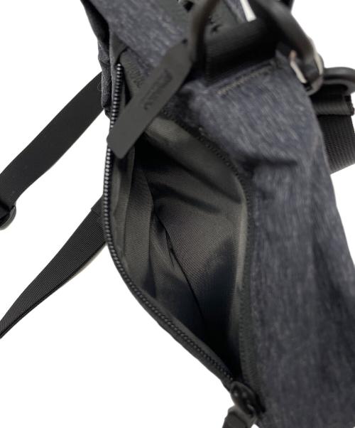 AER（エアー）AER (エアー) Go Sling グレーの古着・服飾アイテム