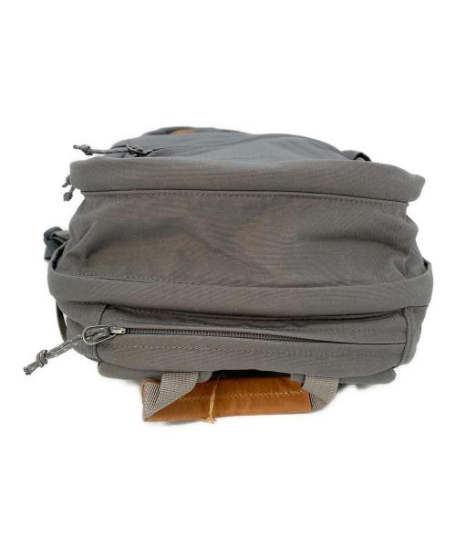 FJALLRAVEN（フェールラーベン）FJALLRAVEN (フェールラーベン) リュック グレー 未使用品の古着・服飾アイテム